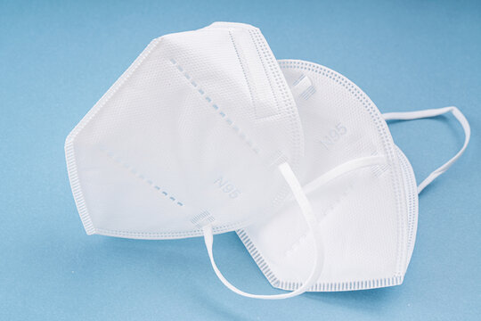 个人防护与居家必备 N95口罩与退烧用品的重要角色
